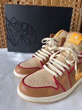 Nike Air Jordan 1 Mid SE Cheeseburger Sneakers Mens Size 11 IB7403-224